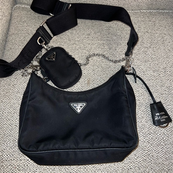 Prada 🚫SOLD🚫EUC 2020 Tessuto Re-Edition 2005 Bag with removable strap! - Picture 4 of 16